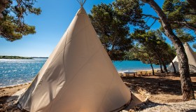 Arena One 99 Glamping Kids Club