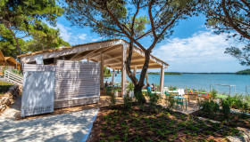 Arena One 99 Glamping - Beach Bar Green