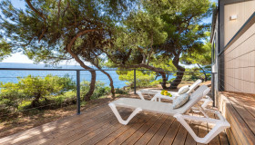 Deluxe camping villa sea view