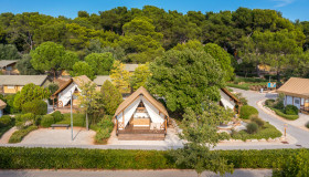 Arena One 99 Glamping_Outdor