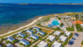 Arena Grand Kažela Camping Homes_Camping Villa first row to the sea