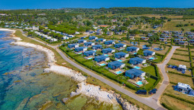 Arena Grand Kažela Camping Homes_Camping Villa first row to the sea