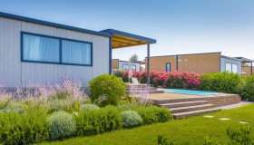 Arena Grand Kažela Camping Homes_Camping Villa first row to the sea