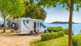 Premium lot first row to the sea