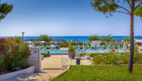 Infinity Pool_03