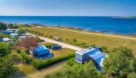 Arena Grand Kažela Campsite_Luxury lot first row to the sea