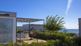 Arena Grand Kažela Camping Homes_Camping Villa 1st row to the sea