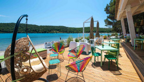Arena One 99 Glamping - Beach Bar Green